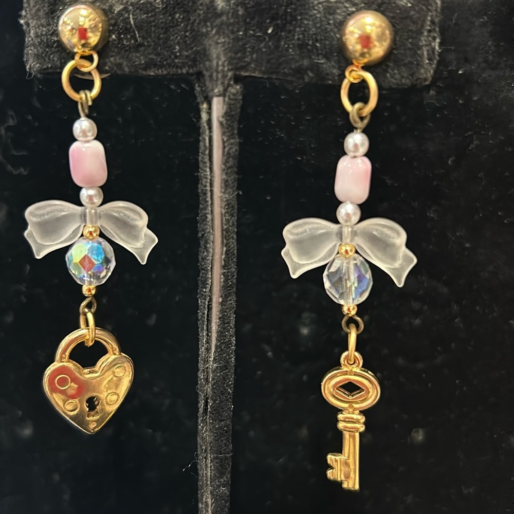 Pretty Love Lock & Key Earrings-Boutique
